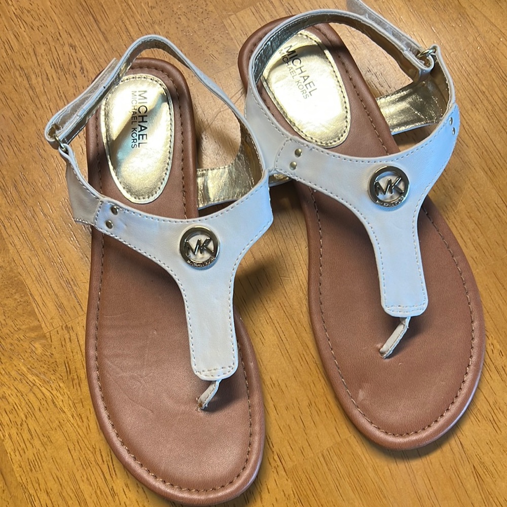 Big Girls sz 5 Michael Kors sandals. NWOT